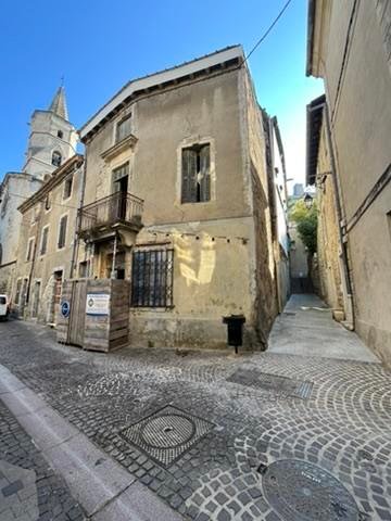 Immeuble n°2 vu depuis la rue, à l'angle
